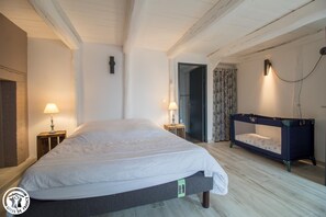 6 bedrooms, free WiFi