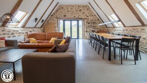 Living area - Domaine des Grottes - Mazoires (MAZOIRES)