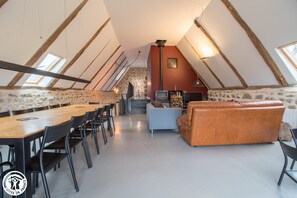 Interior - Domaine des Grottes - Mazoires (MAZOIRES)