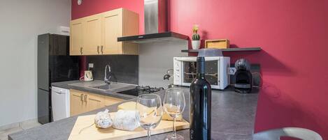 Fridge, microwave, oven, dishwasher