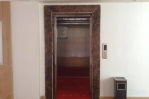 Unclassified image, 4 of 5, button - Yunti Hotel (Jinping)