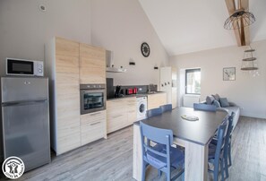 K ühlschrank, Mikrowelle, Ofen, Geschirrspüler