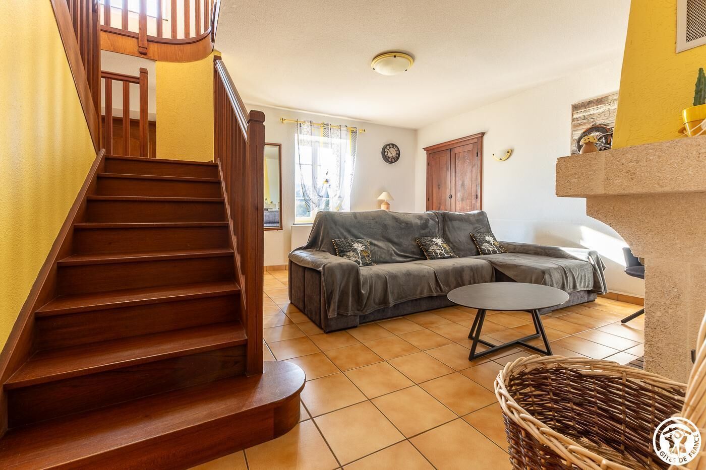 Télévision, cheminée