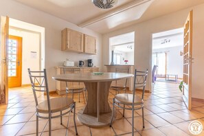 Dining - Les Lilas de Sagheat (APCHAT)