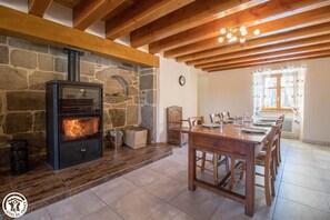 Dining - Arduenna - Auzelles - Gîte (AUZELLES)