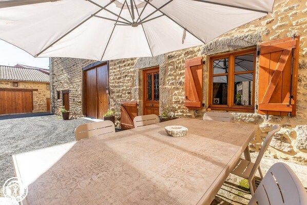 Outdoor dining - Arduenna - Auzelles - Gîte (AUZELLES)