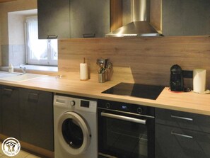 冷蔵庫、電子レンジ、オーブン、食器洗い機