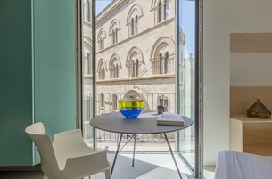 Presidential Suite | Minibar, desk, blackout drapes, soundproofing