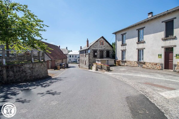 Exterior - Gîte des Trois Vallées (MESSEIX)