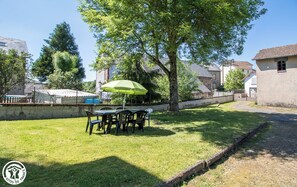 Outdoor dining - Gîte des 3 Vallées - Messeix (MESSEIX)