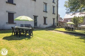 Outdoor dining - Gîte des 3 Vallées - Messeix (MESSEIX)