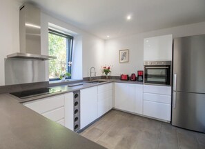 Private kitchen - Eclats de Lave - Charbonnieres LES Varennes (CHARBONNIERES LES VARENNES)