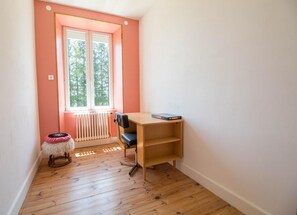 Unclassified image, 4 of 16, button