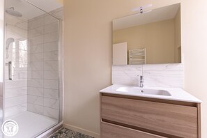 Bathtub