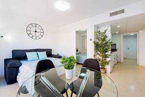 1 bedroom, travel cot, free WiFi, bed sheets - Apartamento Sunrise Orbiplaya (Torrevieja)
