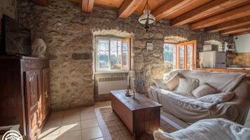 Televisie en een open haard