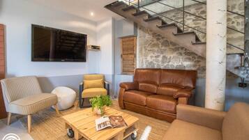 Televisie en een open haard