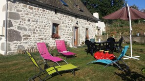 Outdoor dining - Chez Boivin - Larodde (LARODDE)