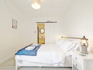 3 Schlafzimmer, Bügeleisen/Bügelbrett, WLAN, Bettwäsche