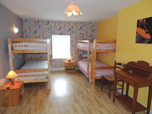 4 bedrooms, free WiFi