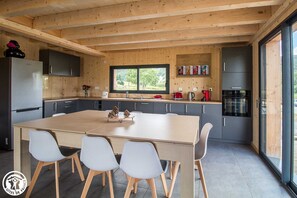 Fridge, microwave, oven, dishwasher - Chalet Rose des Neiges (CHAMBON SUR LAC)