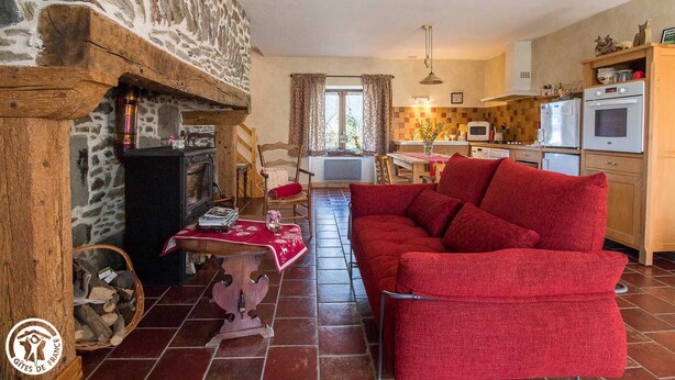 TV - 63g63570 - Aveze - Gîte (AVEZE)