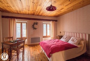 2 bedrooms