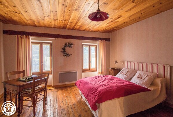 2 bedrooms
