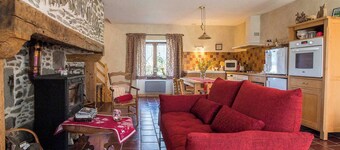 63g63570 - Aveze - Gîte