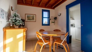 Dining - Gite Bleu - Charensat (CHARENSAT)