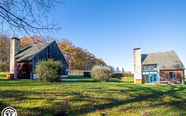 Exterior - Gite Bleu - Charensat (CHARENSAT)