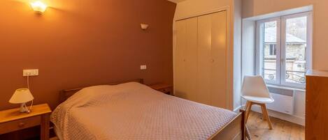 4 bedrooms