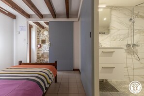 4 habitaciones y wifi gratis 
