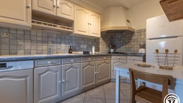 Frigorifero, microonde, forno, lavastoviglie