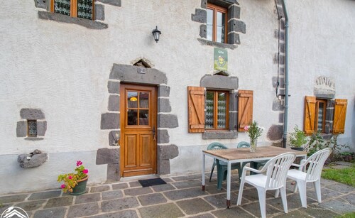 63g1180 - Saint-ours-les-roches