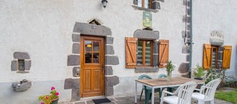 Au pied de la Chaîne des Puys