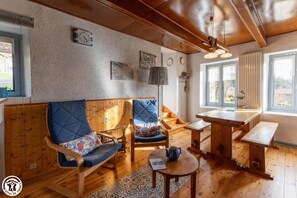 Interior - La P'tite Maison - Saillant (SAILLANT)