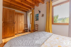 2 bedrooms, free WiFi