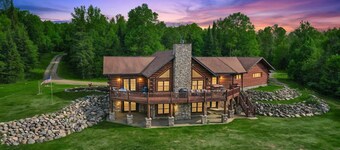 Escape to Wild River Retreat!