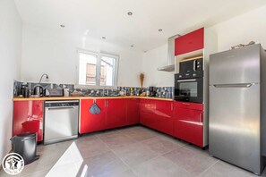 Fridge, microwave, oven, dishwasher