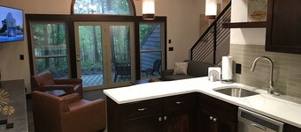 Fully renovated condo in Canadian Lakes - Sleeps 7!