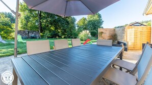 Outdoor dining - Le Marly - Saint Genes Champanelle (SAINT GENES CHAMPANELLE)