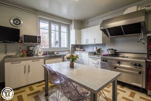 Refrigerador, microondas, horno y lavavajillas 