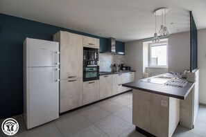 Frigorífic, microones, forn i rentaplats 