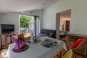 Dining - Un Lieu Apaisant Pour Venir se Ressourcer (CHAPPES)