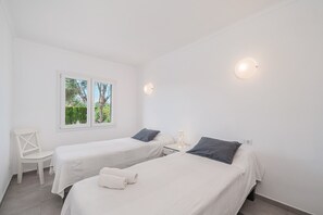 4 Schlafzimmer, Bügeleisen/Bügelbrett, kostenloses WLAN, Bettwäsche