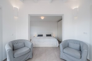 4 slaapkamers, een strijkplank/strijkijzer, gratis wifi, beddengoed