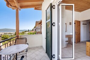 Outdoor dining - Apartment "Lefkothea 4" with Sea View, Balcony & Wi-Fi (Lefkada)