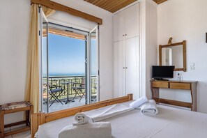 1 bedroom, free WiFi, bed sheets - Apartment "Lefkothea 2" with Sea View, Balcony & Wi-Fi (Lefkada)