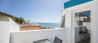 Holiday Home "Casa Da Paz" with Sea View, Private Terraces & Wi-Fi